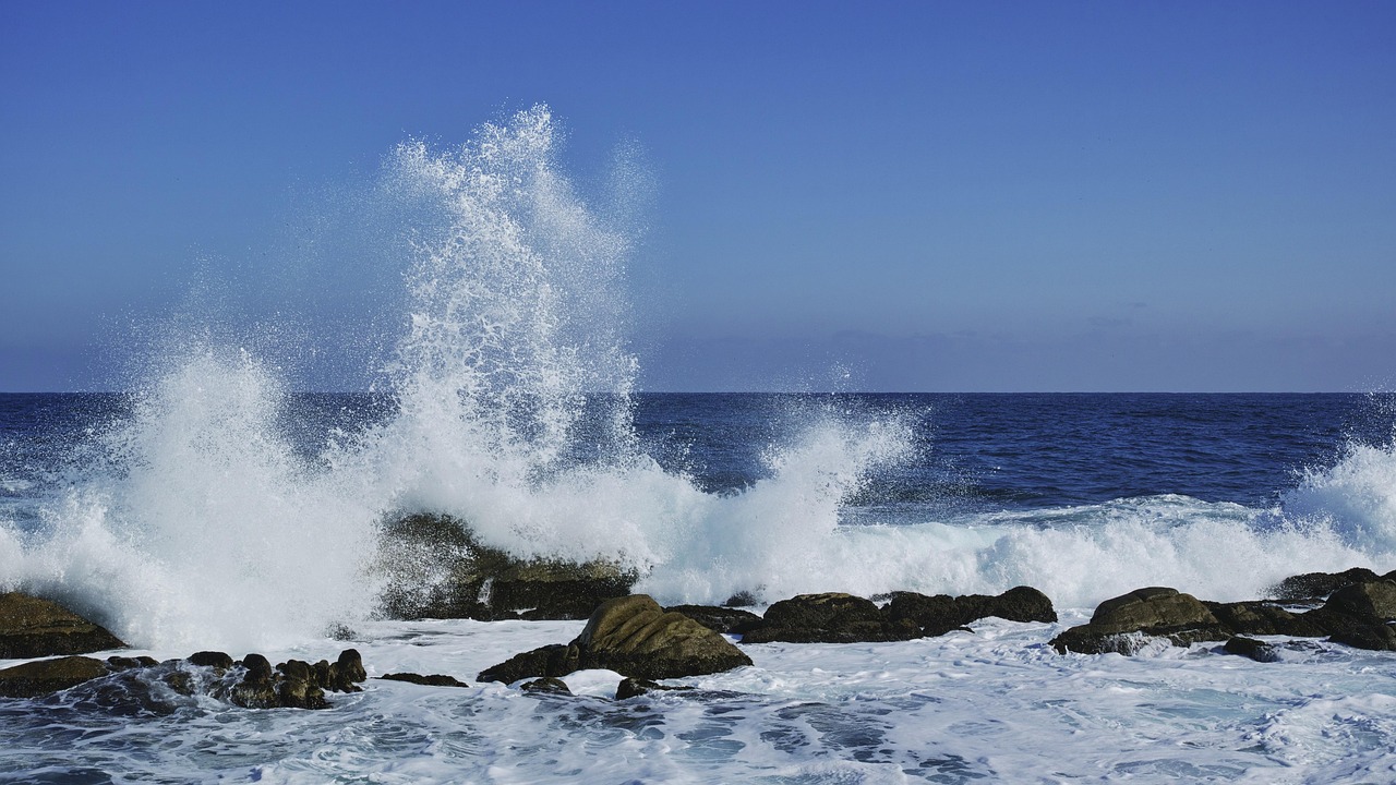 Waves, east sea, breaking waves — Strategies for Building Wealth and Independence - Scott Tominaga